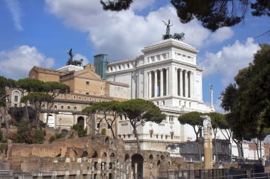 vittorio emanuele ve Roma Forumu, Roma anıt