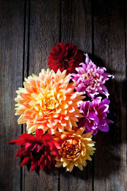  Çok katlı bir bina, en üst kat.