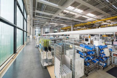  Çok katlı bir bina, en üst kat.