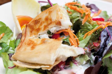  Çok katlı bir bina, en üst kat.