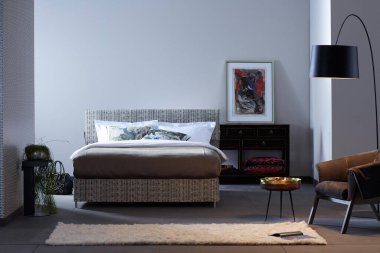 Modern lüks yatak odasının iç dekorasyonu asgari düzeyde