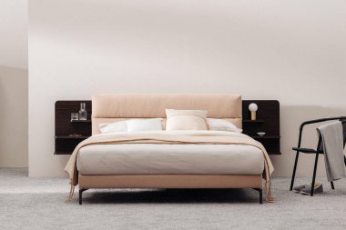 Modern lüks yatak odasının iç dekorasyonu asgari düzeyde