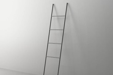 Gri duvara yakın metal merdiven, minimum konsept