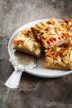 Kavrulmuş etli kaseler.