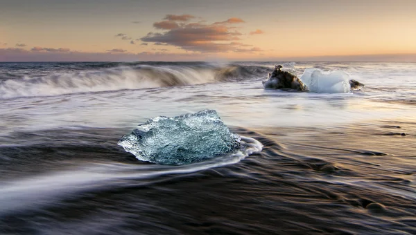 Hielo en la playa —  Fotos de Stock