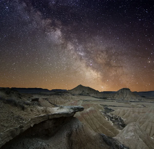 Vía láctea sobre el desierto —  Fotos de Stock