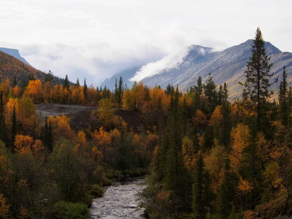 Clouds Caught Tops Mountains Low Clouds Mountains Khibiny Russia Photo — Stock Photo, Image