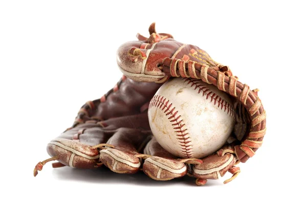 Honkbalhandschoen en bal — Stockfoto