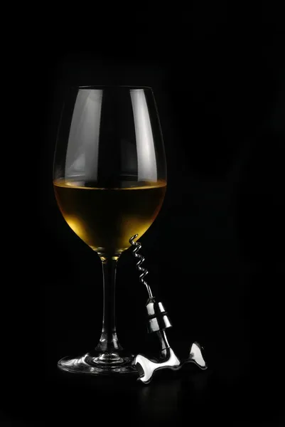 Copo de vinho com saca-rolhas — Fotografia de Stock