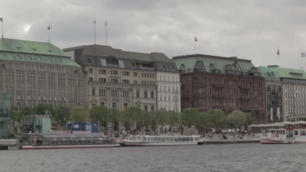 Hamburg, Deutschland. Flusslauf. — Stockvideo