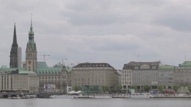Hamburg, Almanya. Elbe Nehri.