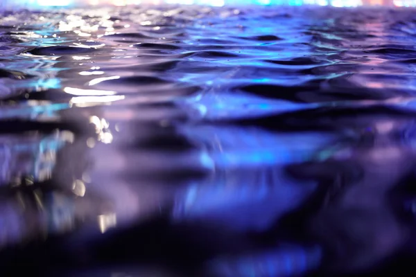 青と紫水表面. — ストック写真