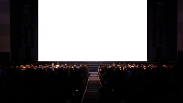 Gli spettatori nella sala del cinema — Video Stock