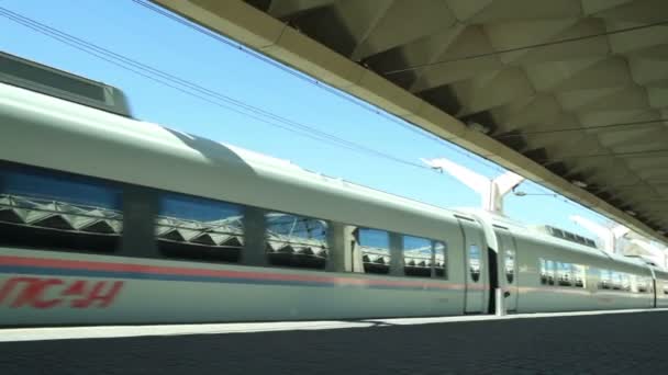 Runaway Train od stanice. — Stock video