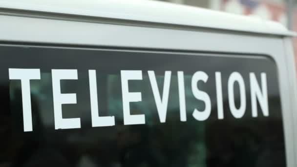 Equipaggi televisivi internazionali. Notizie Van . — Video Stock