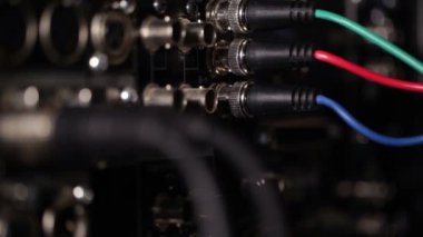 RGB video kabloları ses xlr kablosu çekerek pro kaydedici üzerinde odak.