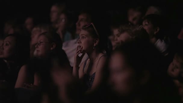 Publiek op de première. — Stockvideo