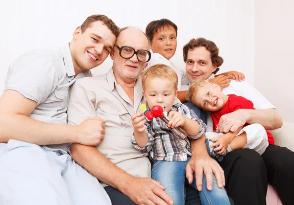 Stor familj. generationer. — Stockfoto