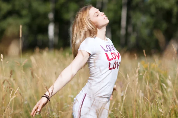 Young beautiful girl in love — Stock Photo, Image