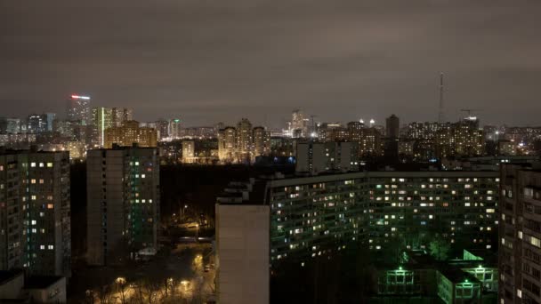 Industriële stad time-lapse per nacht — Stockvideo