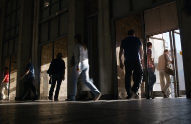 girme ve bir mağaza ayrılmadan alışveriş