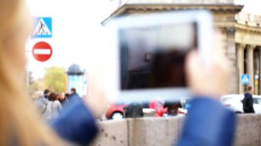 kazan Katedrali defterinde fotoğraflarını kadın