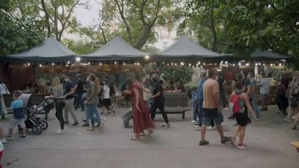 Valencia Günü kutlamalarında kalabalık cadde, İspanya — Stok video