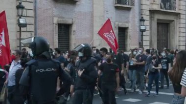 İspanya Valencia 'da genç komünistlerin barışçıl gösterisi
