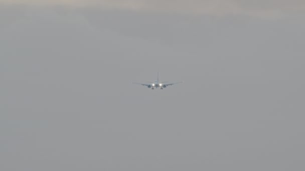 Avionul de pasageri coboară — Videoclip de stoc