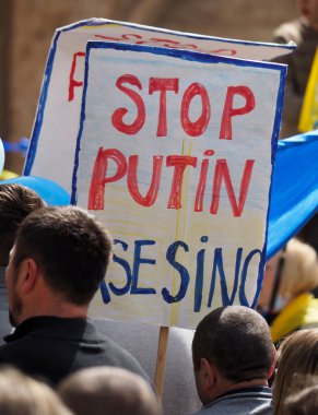 Ukrayna 'da insanların öldürülmesine karşı protestolar