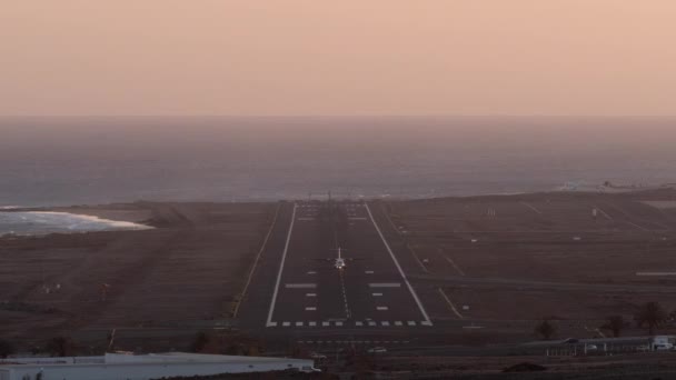 Časový Skluz Výhled Zepředu Letadla Vzlétají Přistávají Dráze Začínající Mořském — Stock video