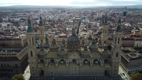 Aerial Panorama Zaragoza Nuestra Senora Del Pilar Basilica Foreground Residential — Stock Video