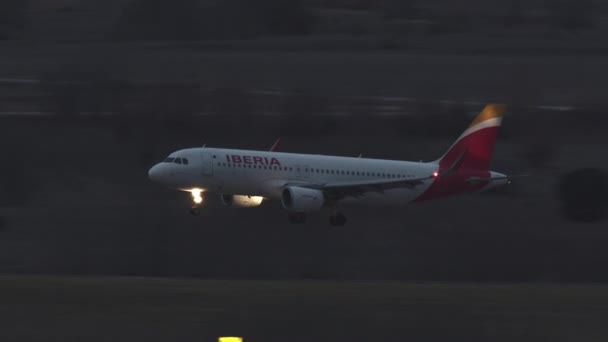 Madrid Espagne Décembre 2021 Avion Passagers Airbus 320 Compagnie Aérienne — Video