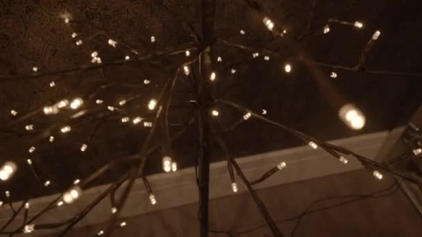 Steadicam Shot Van Kerstboom Decoratie Met Led Verlichting Een Hotel — Stockvideo