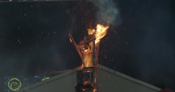 Devět Hořících Zničených Ohněm Tradiční Festival Fallas Závěrečná Akce Crema — Stock video