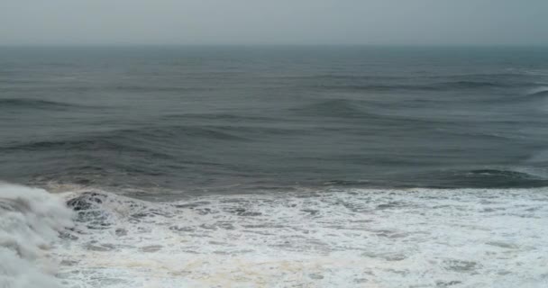 Portugal Atlantic Ocean Sea Strong Waves White Bubbling Foam — Stockvideo