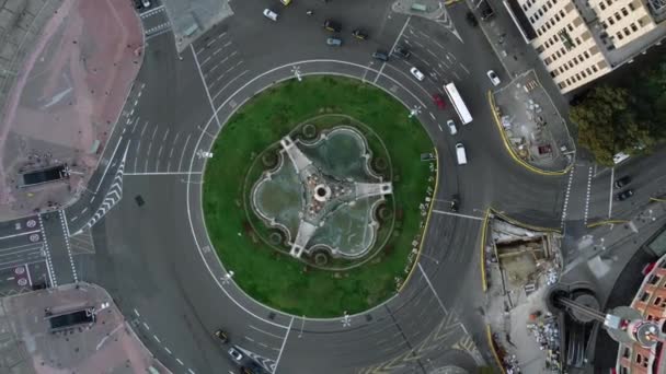 Vista Aérea Rotonda Del Tráfico Coches Plaza España Con Fuente — Vídeos de Stock