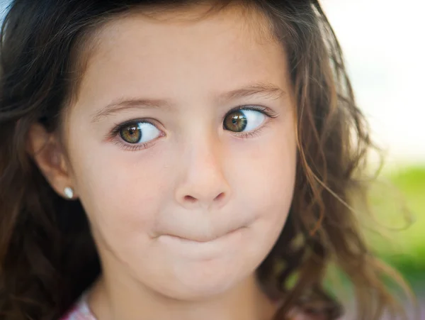 Porträt eines jungen Mädchens — Stockfoto