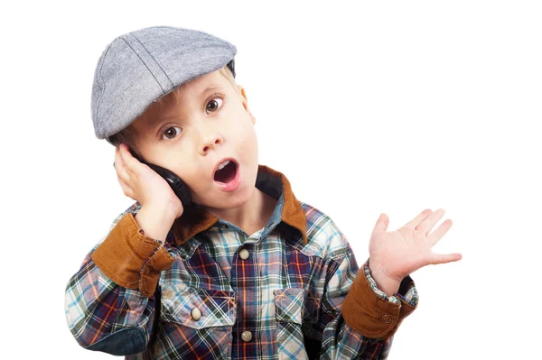 Αγόρι σε ένα ανώτατο όριο στο τηλέφωνο — Φωτογραφία Αρχείου