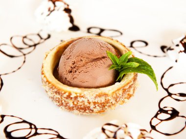 çikolatalı dondurma.