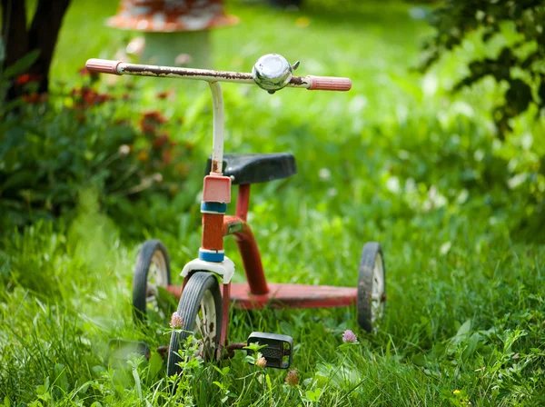 Діти триколісний велосипед — стокове фото