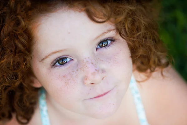 kızıl saçlı kız