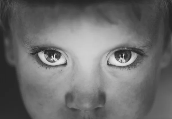 Ojos primer plano pequeño niño —  Fotos de Stock