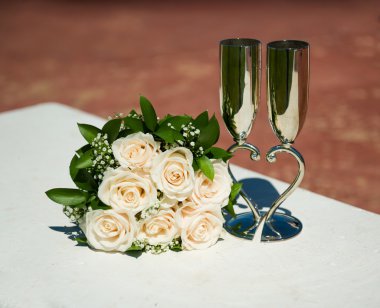 Güzel gözlük ile gelin buketi