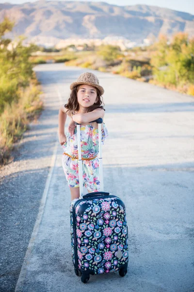 Young Caucasian Woman Hat Shorts Stands Street Red Suitcase — Stock Photo, Image