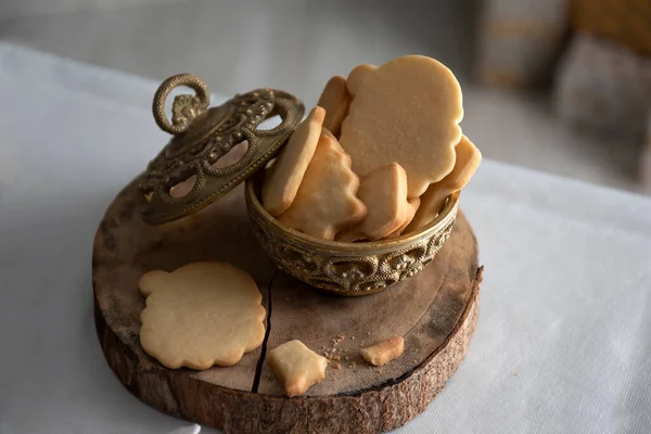 Biscotti Natale Fatti Casa Cesto Ceramica Con Decorazione Festiva — Foto Stock