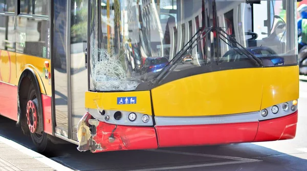 Accidente Tráfico Roto Accidente Autobús Ciudad — Foto de Stock
