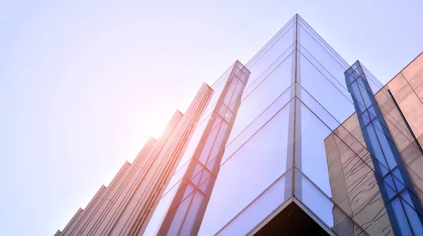 Edificio Comercial Primer Plano Tono Azul Rascacielos Gigantesco Desde Abajo — Foto de Stock