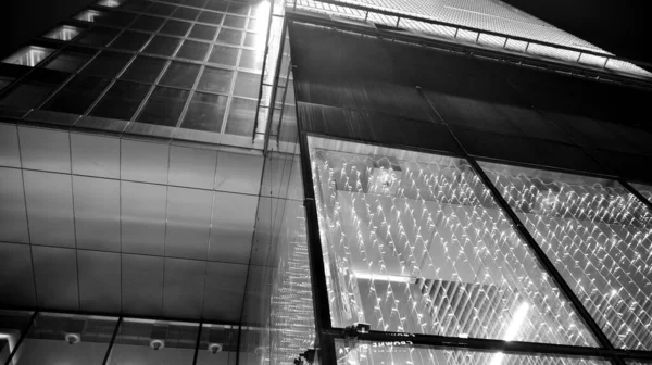Csodálatos Éjszakai Városkép Irodaház Éjjel Épület Homlokzat Üveg Fények Kilátás — Stock Fotó