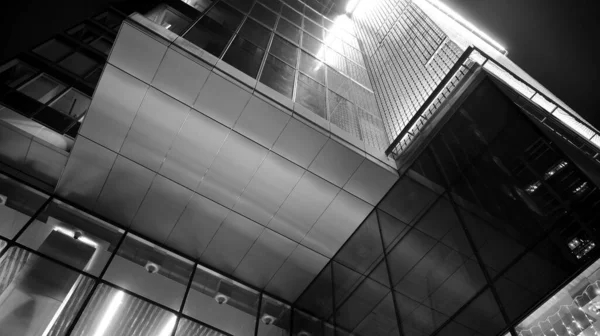 Tolles Nächtliches Stadtbild Bürogebäude Der Nacht Fassade Mit Glas Und — Stockfoto